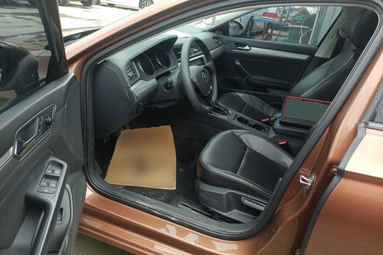 Used Volkswagen Lamando 2017 230TSI DSG Fashion Edition Left Front Seat