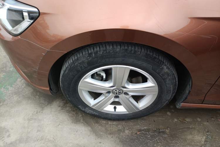 Used Volkswagen Lamando 2017 230TSI DSG Fashion Edition Left Front Wheel Hub