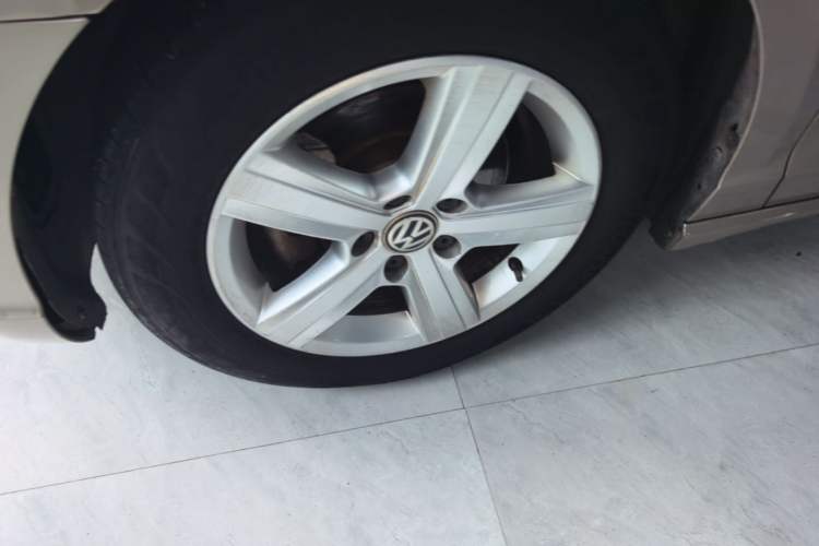 Used Volkswagen Lamando 2017 230TSI DSG Fashion Edition Left Front Wheel Hub