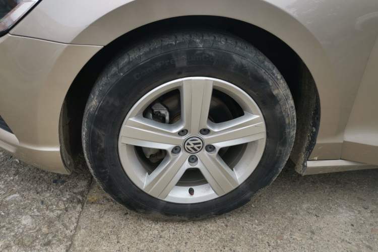 Used Volkswagen Lamando 2017 230TSI DSG Fashion Edition Left Front Wheel Hub