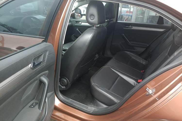 Used Volkswagen Lamando 2017 230TSI DSG Fashion Edition Left Rear Seat