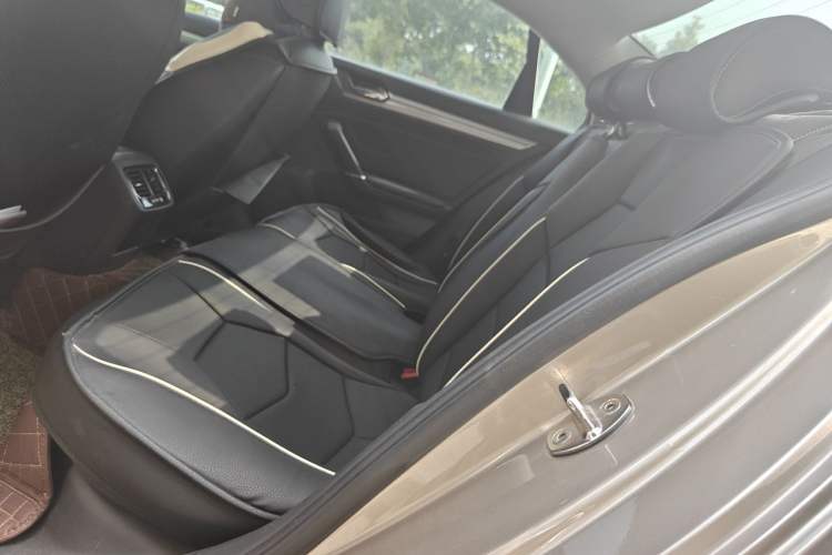 Used Volkswagen Lamando 2017 280TSI DSG Comfort Edition Left Rear Seat