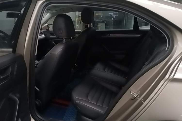 Used Volkswagen Lamando 2017 280TSI DSG Comfort Edition Left Rear Seat
