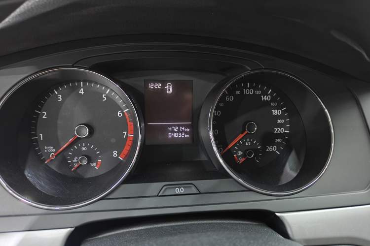 Used Volkswagen Lamando 2017 230TSI DSG Fashion Edition Odometer Close Up