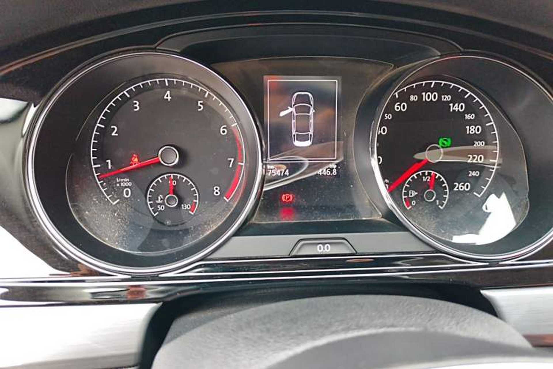 Used Volkswagen Lamando 2017 280TSI DSG Comfort Edition Odometer Close Up