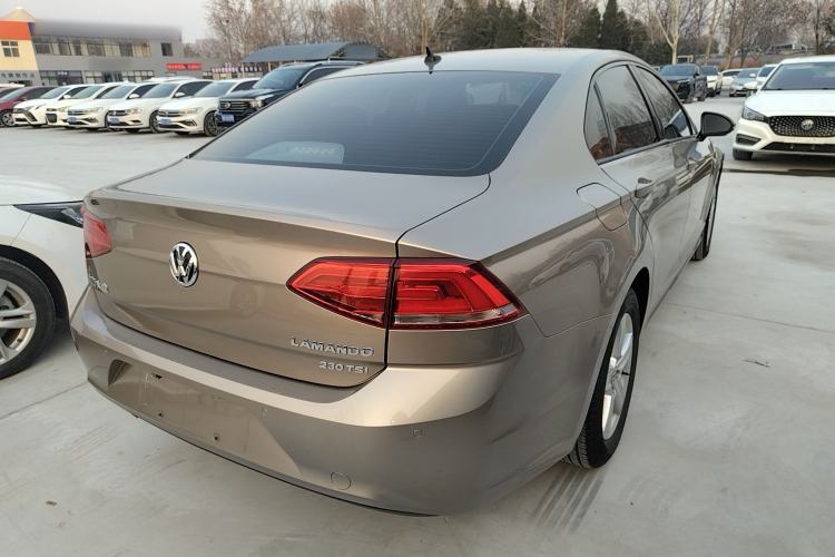 Used Volkswagen Lamando 2017 230TSI DSG Fashion Edition Rear Right 45 Deg