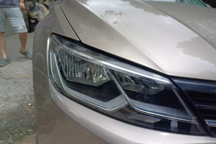 Used Volkswagen Lamando 2017 230TSI DSG Fashion Edition Right Front Headlight