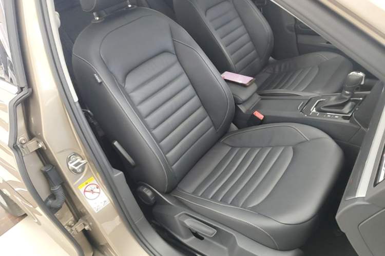 Used Volkswagen Lamando 2017 280TSI DSG Comfort Edition Right Front Seat