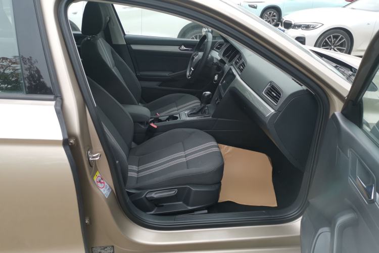 Used Volkswagen Lamando 2017 230TSI DSG Fashion Edition Right Front Seat