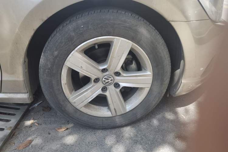 Used Volkswagen Lamando 2017 230TSI DSG Fashion Edition Right Front Wheel Hub