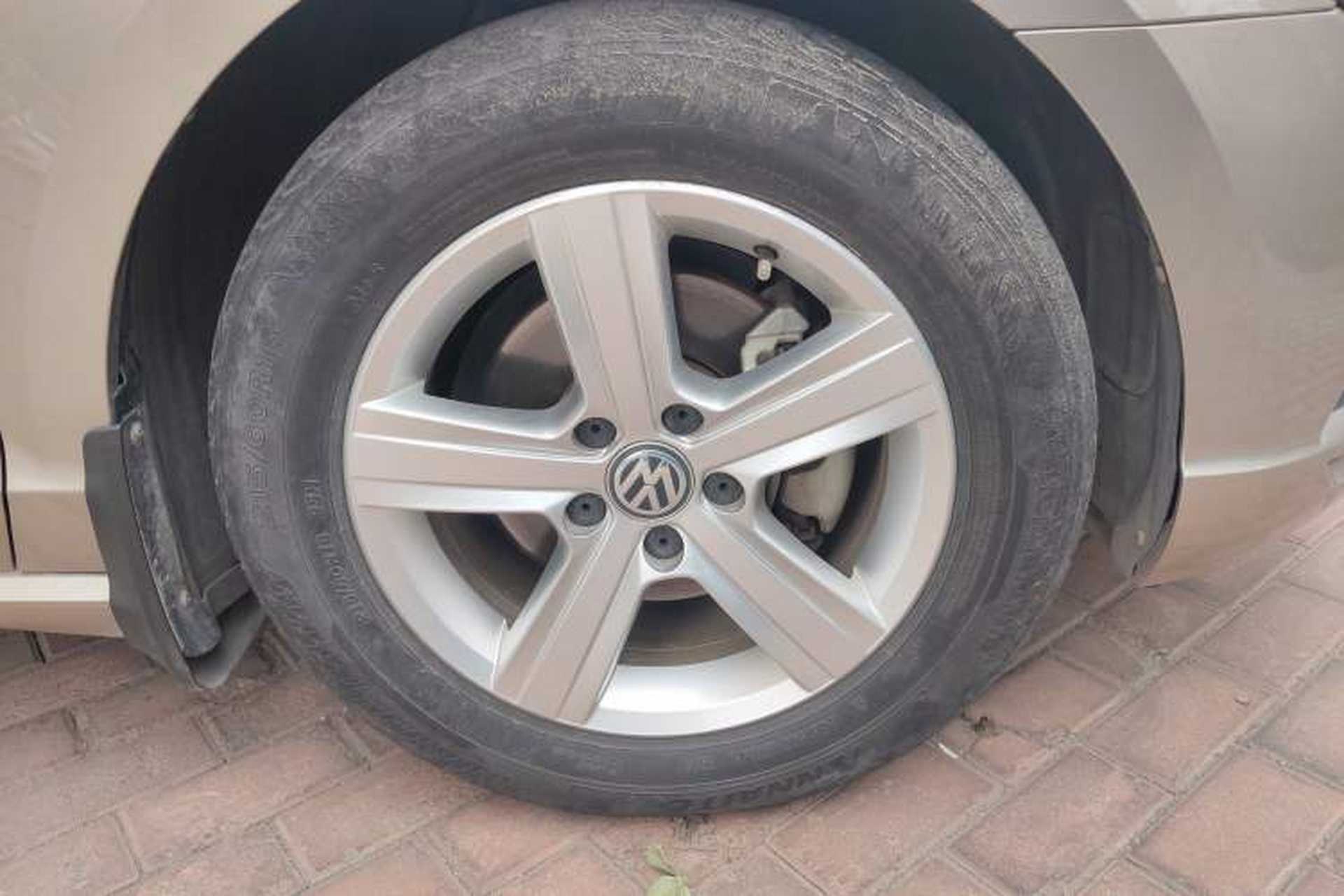 Used Volkswagen Lamando 2017 230TSI Manual Trend Edition Right Front Wheel Hub