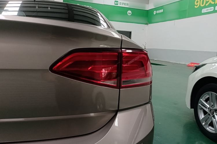 Used Volkswagen Lamando 2017 280TSI DSG Comfort Edition Right Rear Taillight