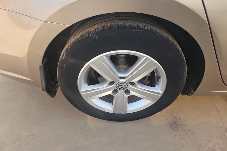 Used Volkswagen Lamando 2017 230TSI DSG Fashion Edition Right Rear Wheel Hub