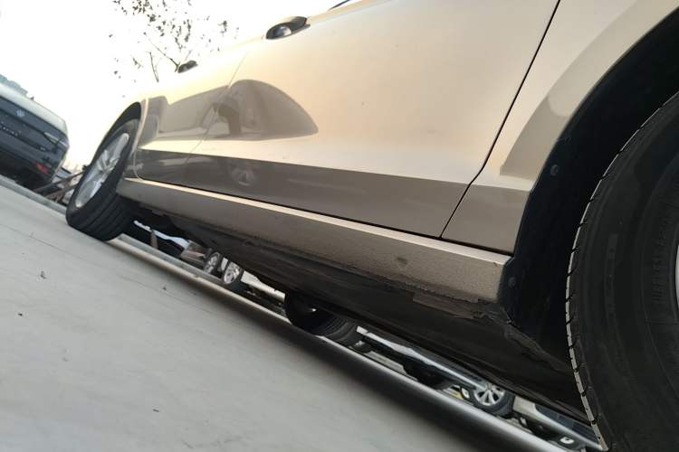 Used Volkswagen Lamando 2017 230TSI DSG Fashion Edition Right Side Sill