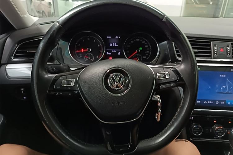 Used Volkswagen Lamando 2017 280TSI DSG Comfort Edition Steering Wheel