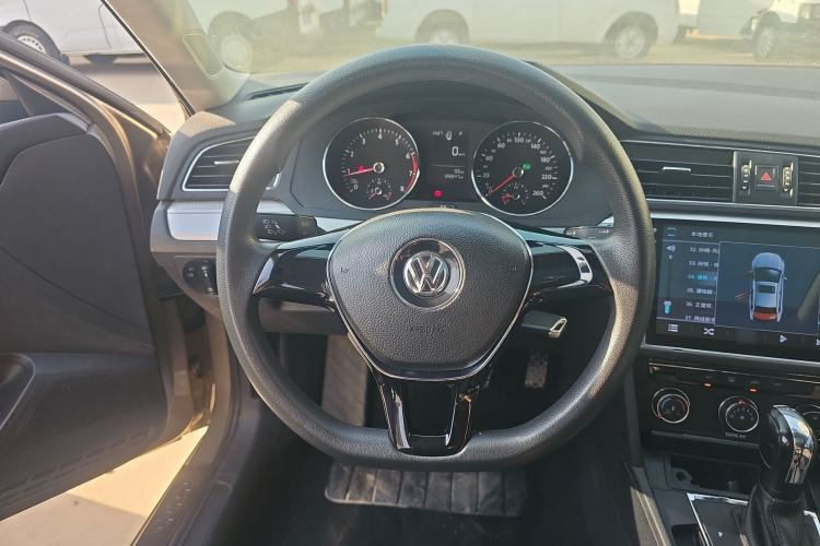 Used Volkswagen Lamando 2017 230TSI DSG Fashion Edition Steering Wheel