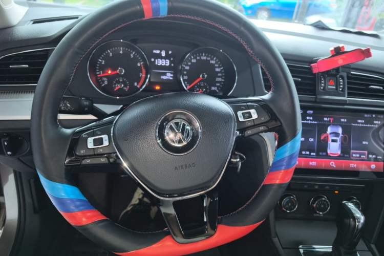 Used Volkswagen Lamando 2017 230TSI DSG Fashion Edition Steering Wheel
