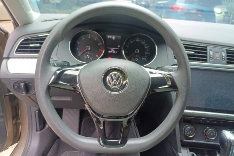 Used Volkswagen Lamando 2017 230TSI DSG Fashion Edition Steering Wheel