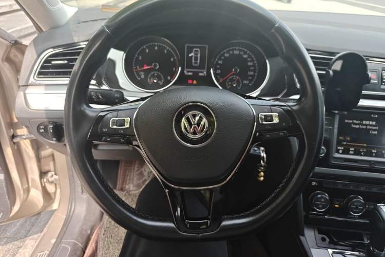 Used Volkswagen Lamando 2017 280TSI DSG Comfort Edition Steering Wheel