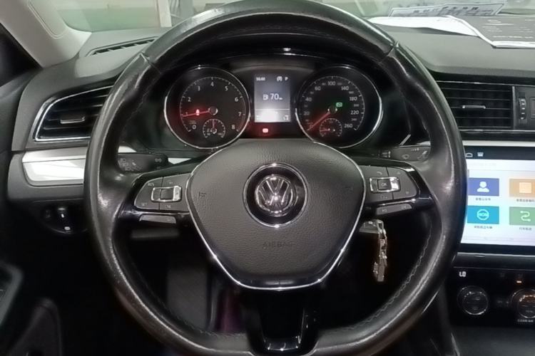Used Volkswagen Lamando 2017 280TSI DSG Comfort Edition Steering Wheel