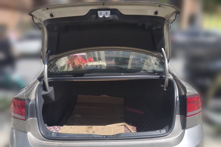 Used Volkswagen Lamando 2017 230TSI DSG Fashion Edition Trunk