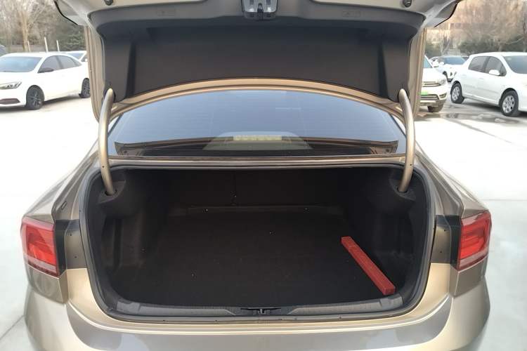 Used Volkswagen Lamando 2017 230TSI DSG Fashion Edition Trunk