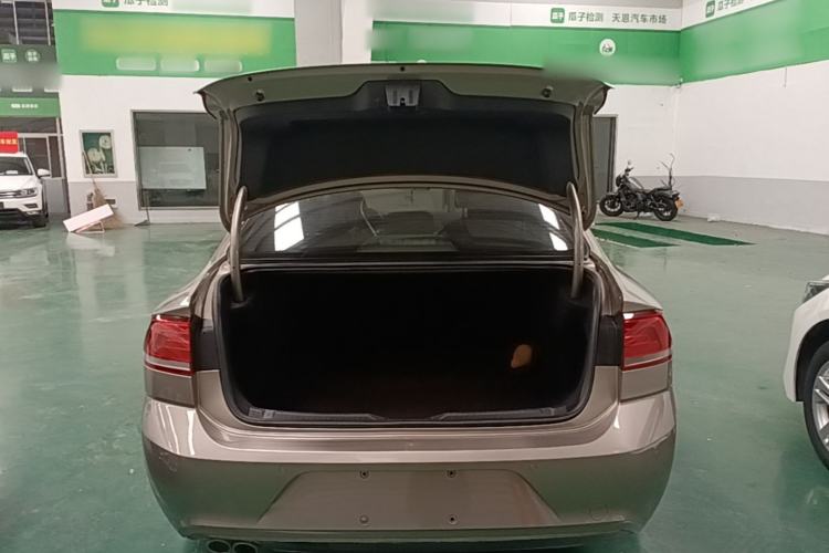 Used Volkswagen Lamando 2017 280TSI DSG Comfort Edition Trunk