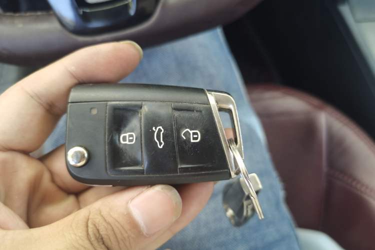 Used Volkswagen Lamando 2017 230TSI DSG Fashion Edition Vehicle Key