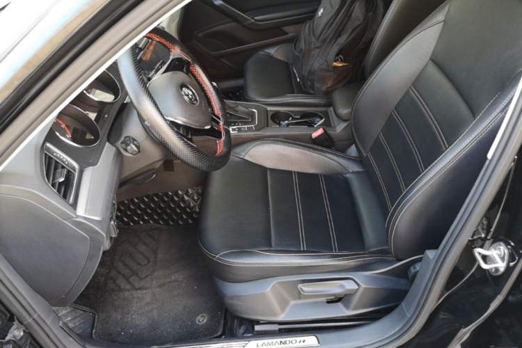 Used Volkswagen Lamando 2018 230TSI DSG Fashion Edition Left Front Seat