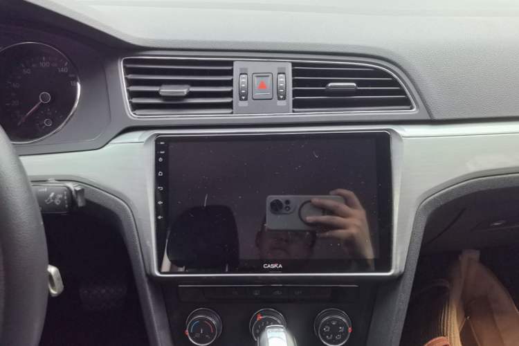 Used Volkswagen Lamando 2018 230TSI DSG Fashion Edition Audio And AC Panel