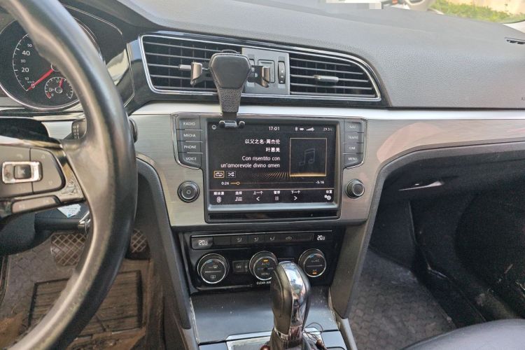 Used Volkswagen Lamando 2018 280TSI DSG Comfort Edition Audio And AC Panel