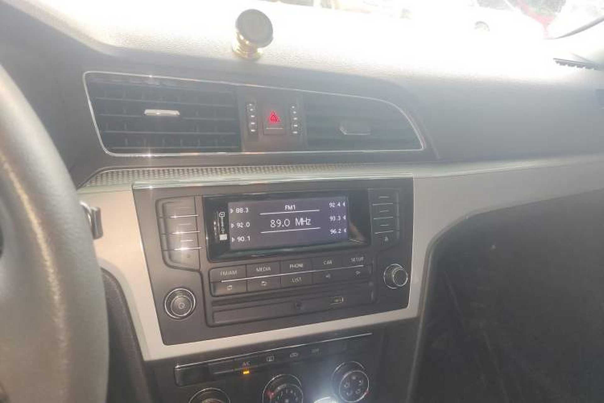 Used Volkswagen Lamando 2018 230TSI DSG Fashion Edition Audio And AC Panel