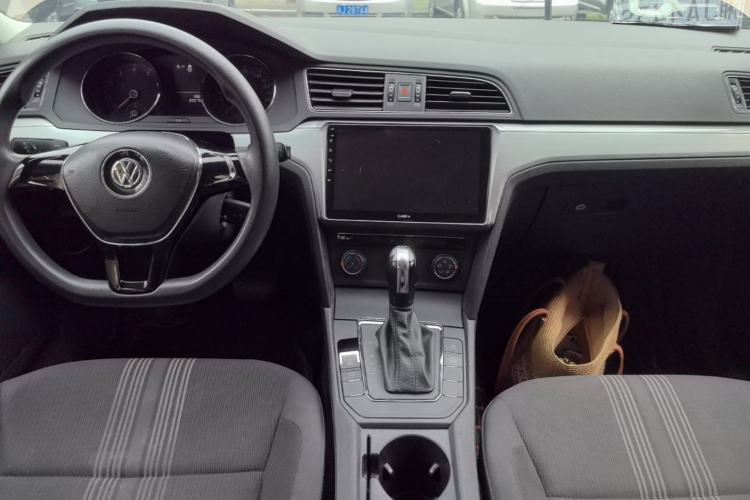 Used Volkswagen Lamando 2018 230TSI DSG Fashion Edition Center Console