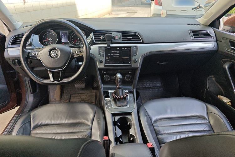 Used Volkswagen Lamando 2018 280TSI DSG Comfort Edition Center Console