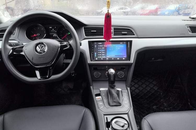 Used Volkswagen Lamando 2018 230TSI DSG Fashion Edition Center Console