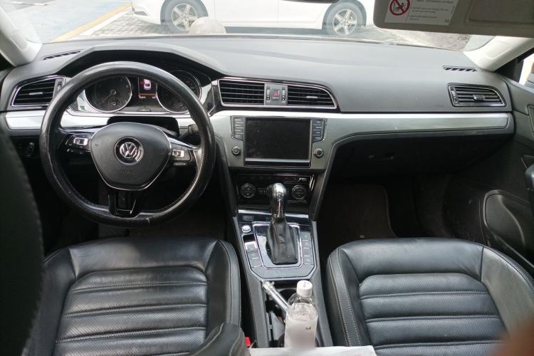 Used Volkswagen Lamando 2018 280TSI DSG Luxury Edition Center Console