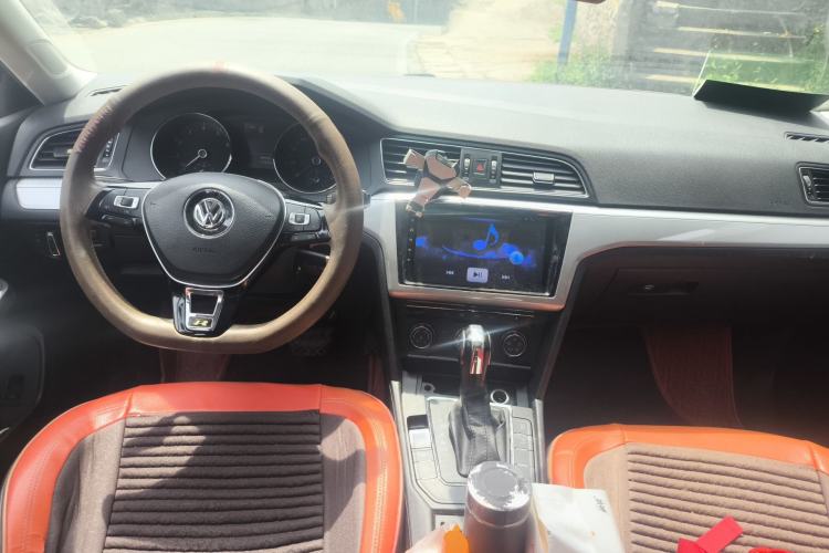 Used Volkswagen Lamando 2018 230TSI DSG Fashion Edition Center Console