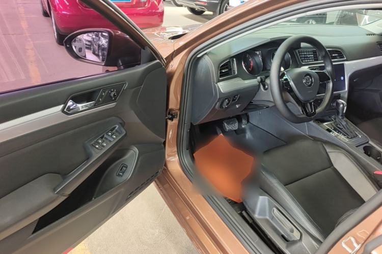 Used Volkswagen Lamando 2018 230TSI DSG Fashion Edition Driver Seat