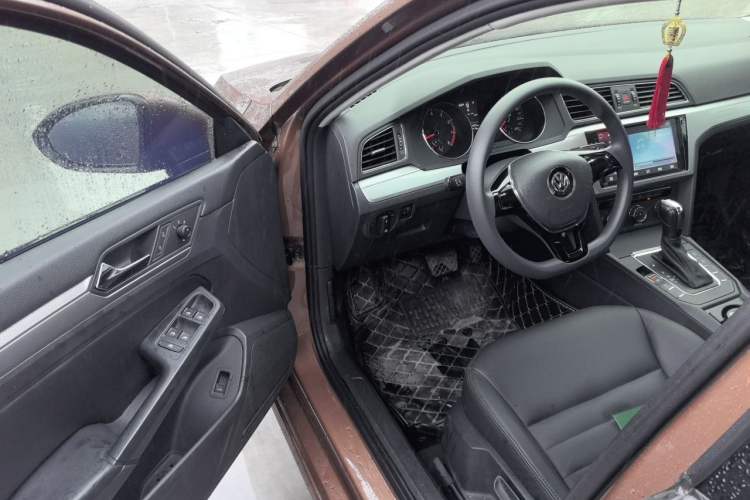 Used Volkswagen Lamando 2018 230TSI DSG Fashion Edition Driver Seat