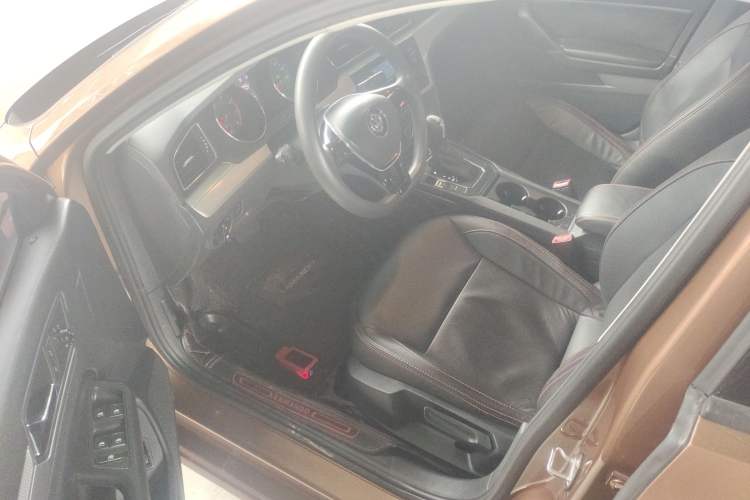 Used Volkswagen Lamando 2018 230TSI DSG Fashion Edition Driver Seat