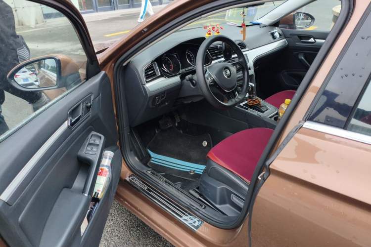 Used Volkswagen Lamando 2018 280TSI DSG Comfort Edition Driver Seat