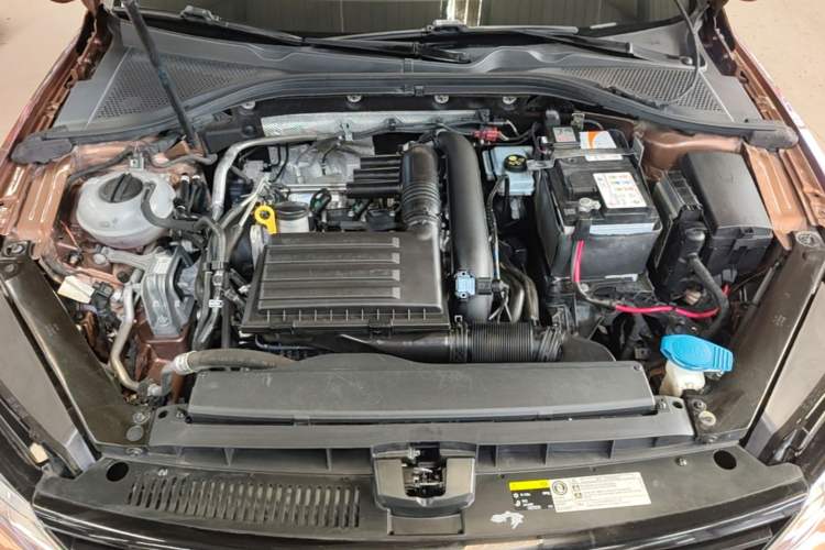 Used Volkswagen Lamando 2018 230TSI DSG Fashion Edition Engine Bay