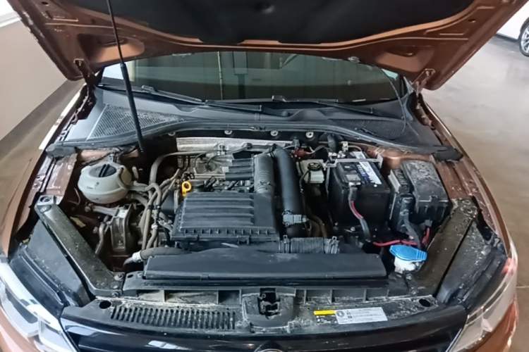 Used Volkswagen Lamando 2018 280TSI DSG Comfort Edition Engine Bay