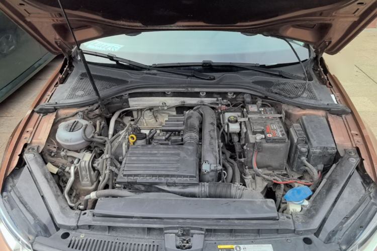 Used Volkswagen Lamando 2018 230TSI DSG Fashion Edition Engine Bay