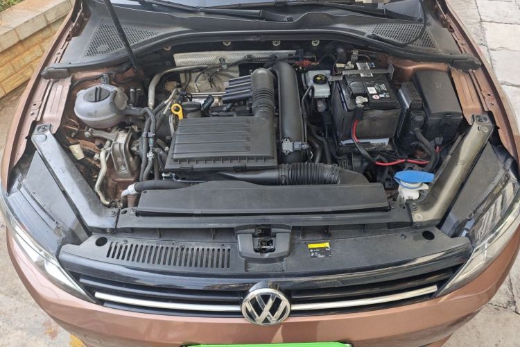 Used Volkswagen Lamando 2018 280TSI DSG Comfort Edition Engine Bay