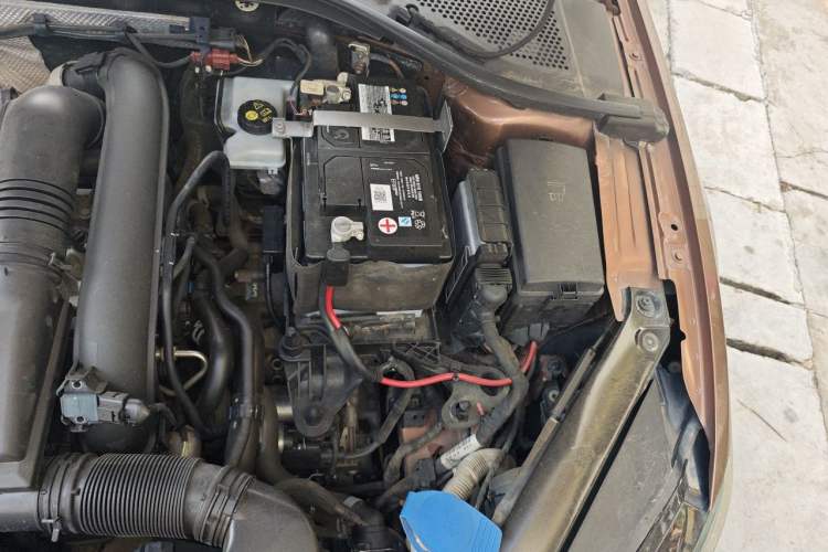 Used Volkswagen Lamando 2018 280TSI DSG Comfort Edition Engine Bay Left