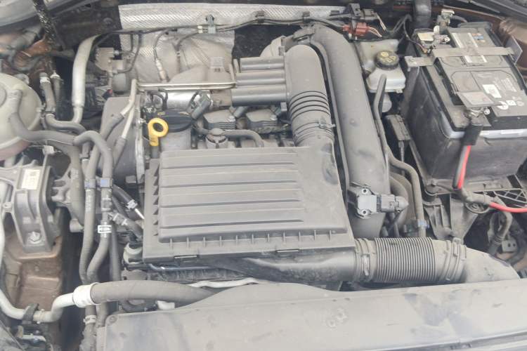 Used Volkswagen Lamando 2018 280TSI DSG Comfort Edition Engine Bay