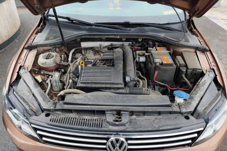 Used Volkswagen Lamando 2018 280TSI DSG Comfort Edition Engine Bay