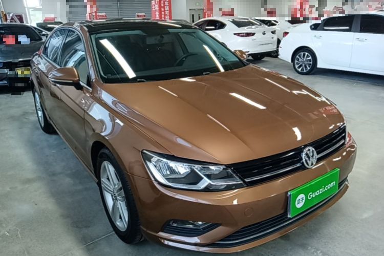 Used Volkswagen Lamando 2018 280TSI DSG Comfort Edition Front Right 45 Deg