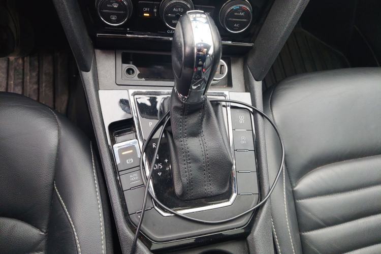 Used Volkswagen Lamando 2018 280TSI DSG Comfort Edition Gear Lever